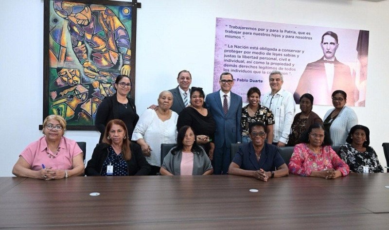 Anuncian aumento de un 30 % para las trabajadoras del hogar