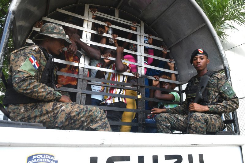 Deportaciones de haitianos en RD: cifras reales distan de las metas anunciadas