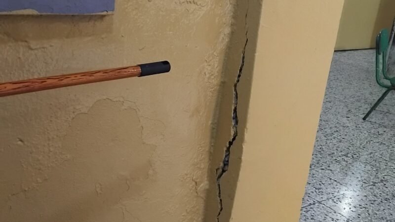 Escuela Hermanas Mirabal tiene una crisis estructural poniendo en riesgo la seguridad y el bienestar de sus estudiantes