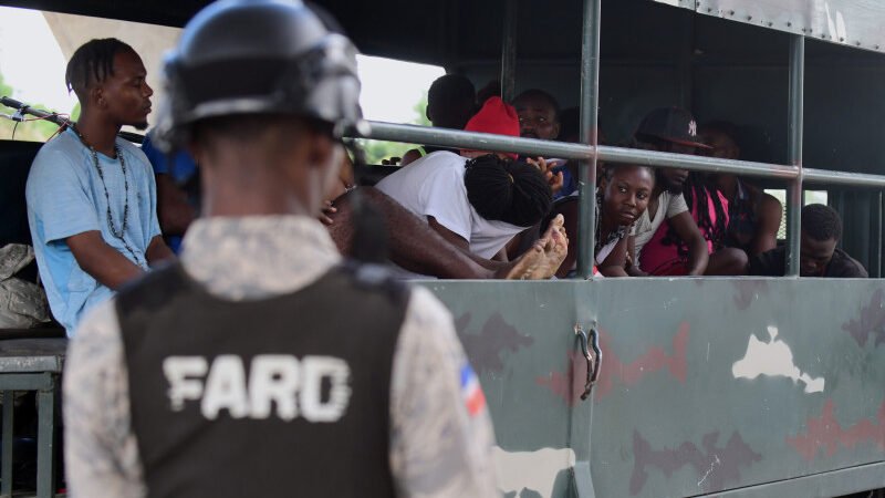 Migración dice que 226,117 haitianos indocumentados han sido repatriados en tan solo nueve meses