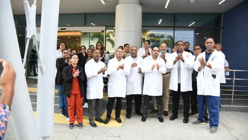 Huelga médica paraliza hospitales públicos en República Dominicana