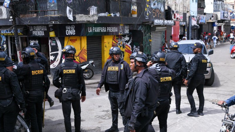 Arrestos y puntos de droga desmantelados en la 42 de Capotillo
