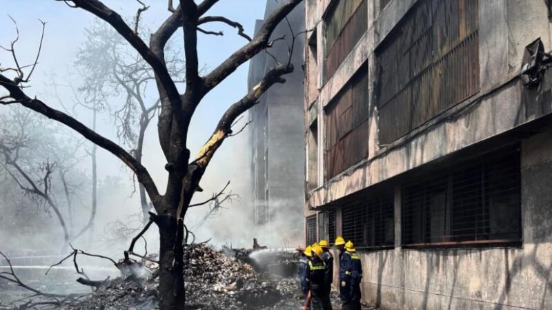 Avión en India se estrella con más de 240 personas