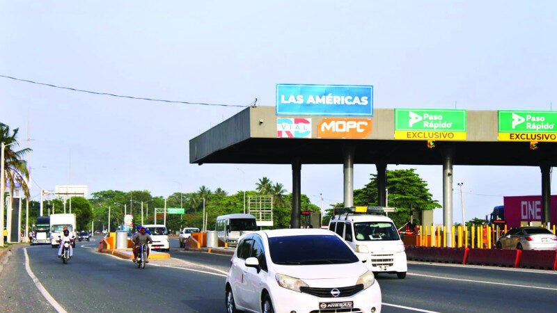 Remozaran estafeta de peaje de Las Américas
