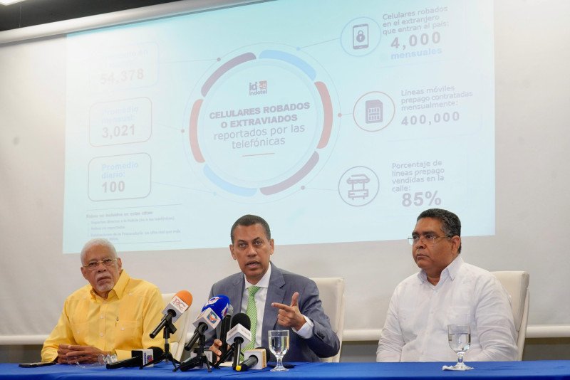 Se estima que 4,000 celulares robados en el extranjero ingresan al país cada mes