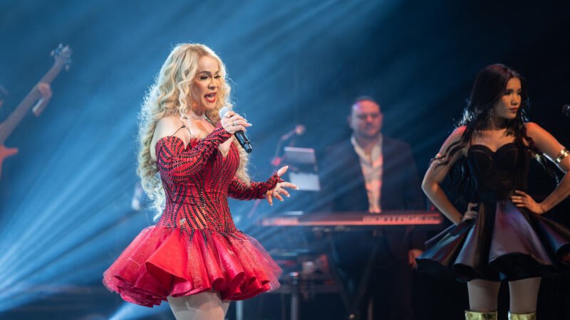 La historia musical  de Miriam Cruz contada en Santiago