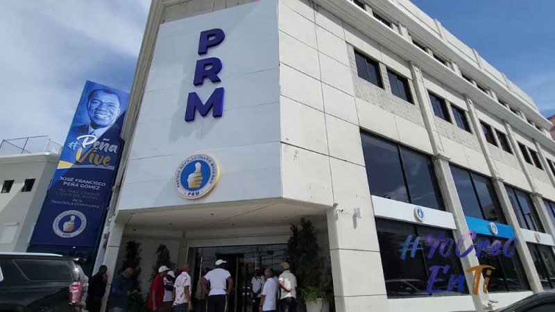 El oficialismo integra a funcionarios públicos