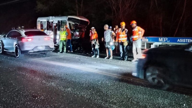 Mueren dos y ocho heridos en el tramo Baní-Azua por accidente vehicular