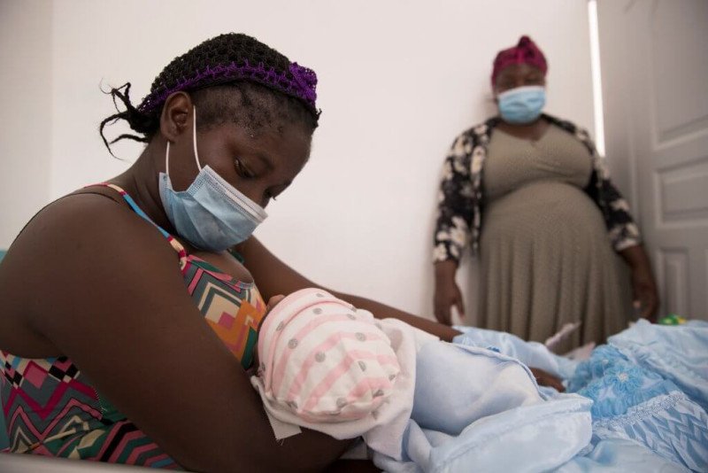 Haitianas llegan deterioradas a parir a los hospitales dominicanos