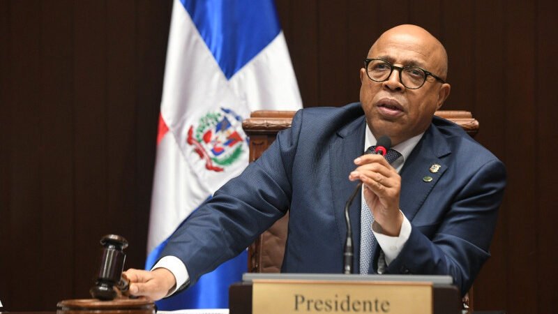 Diputados que no culminen declaración jurada no podrán recibir salarios en julio