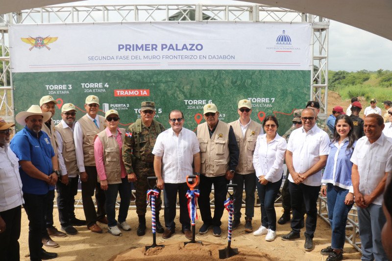 Otro palazo para construcción de 13 kilómetros mas del muro fronterizo en Dajabón