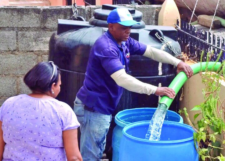 Escases de agua en el Gran Santo Domingo