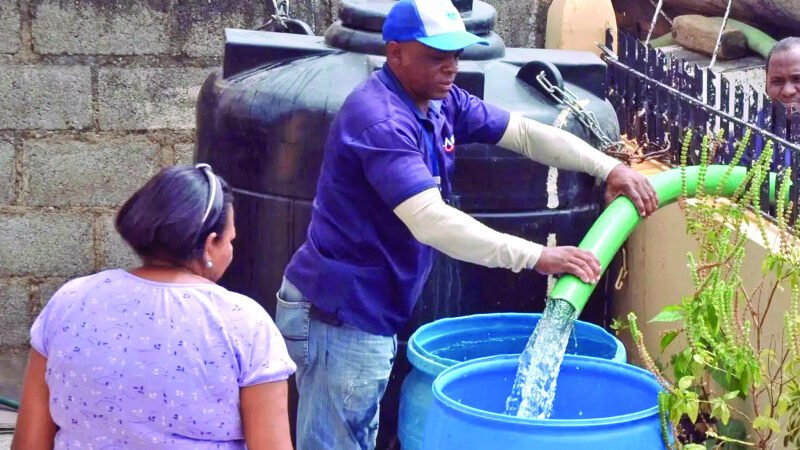 Escases de agua en el Gran Santo Domingo