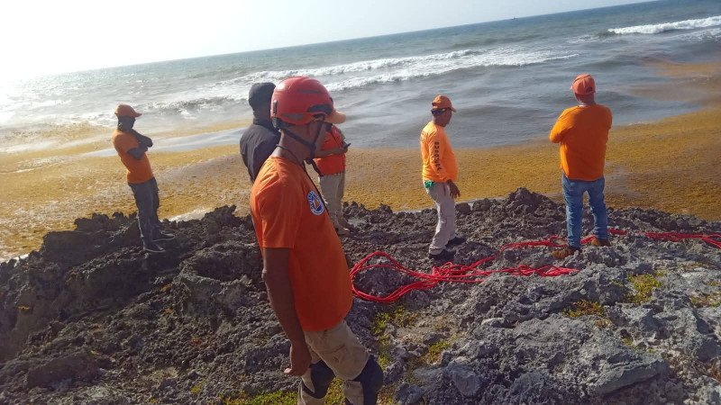 Cuatro fallecidos, 17 rescatados y continúa la búsqueda de 50 perdidos del naufragio en Juanillo