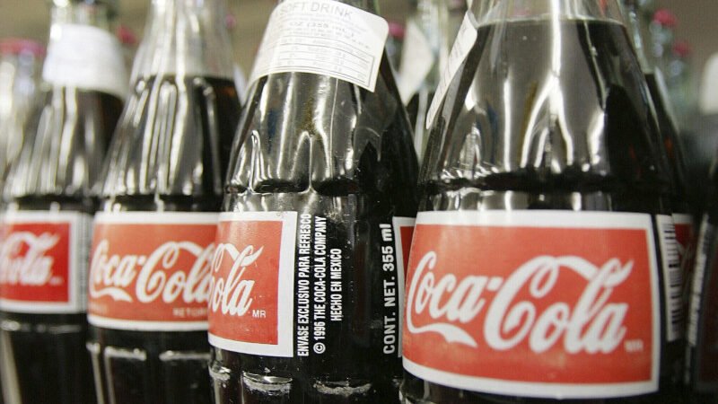 Coca-Cola usará azúcar de caña, pero consumidores prefieren refrescos sin azúcar
