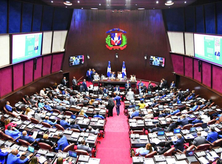 Rechazan reforma laboral aprobada en el Senado y piden retomar diálogo tripartito