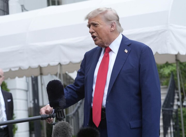 Trump afirma que EE.UU. ha sido estafado por billones de dólares en materia comercial y militar