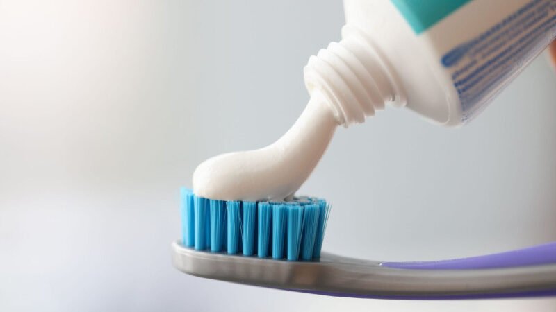 Inician contacto para retirar la pasta dental Colgate Total Clean Mint