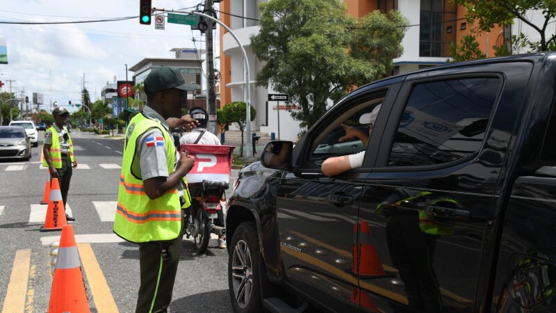 Inicia la prohibición de giros a la izquierda en la avenida Tiradentes