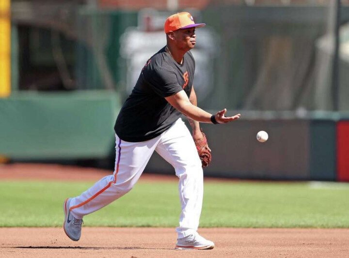 Rafael Devers debuta en la inicial