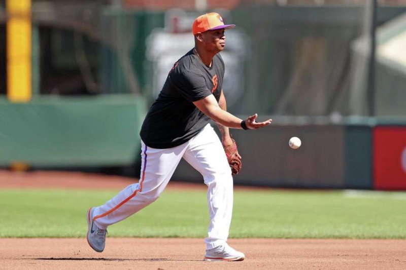 Rafael Devers debuta en la inicial