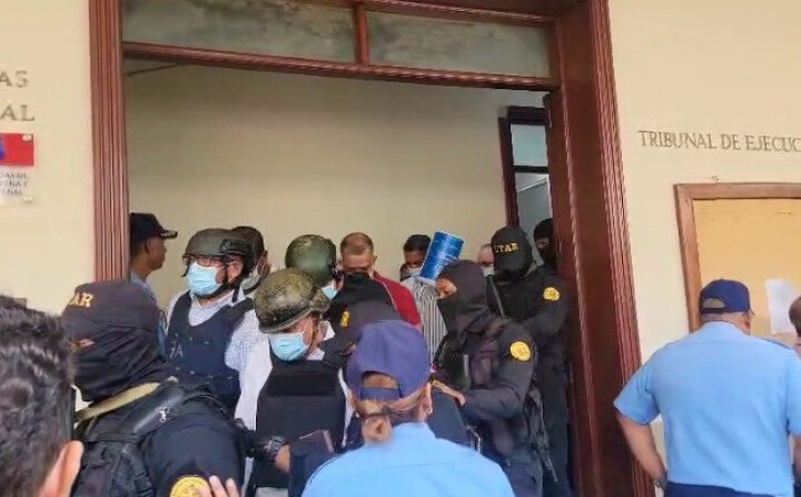 pagaron 100 millones en sobornos para ser contratadas en instituciones públicas