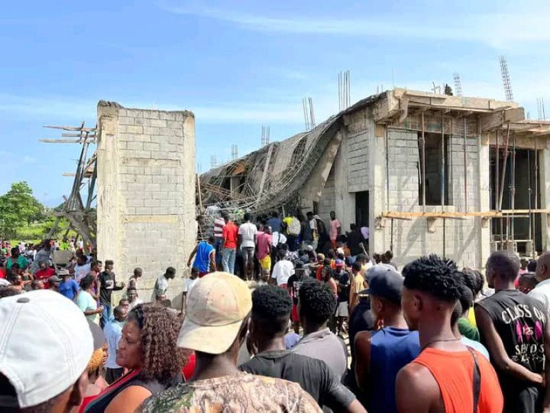 Terminan las labores de recate del desplome de un techo en construcción en Juana Méndez