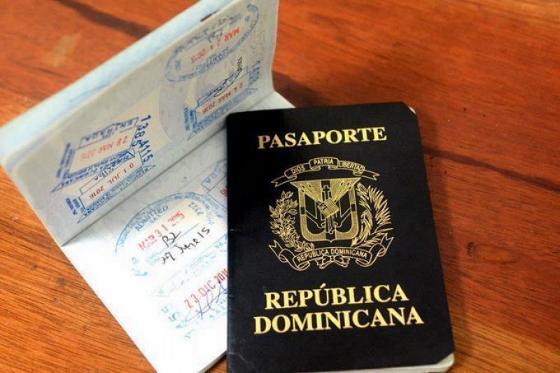 Trump aplica nueva tasa de US$250 a visa para trabajar y viajar a EEUU