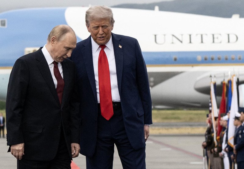 Trump dice que su reunión con Putin generó «discordia»
