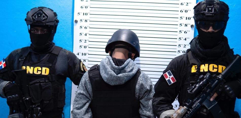 Capturan y deportan desde dominicana a uno de los fugitivos más buscados en Panamá