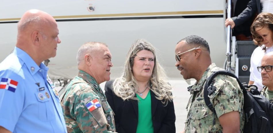 Reciben al jefe del Comando Sur de Estados Unidos