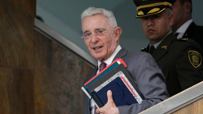 Ordenan la libertad inmediata del expresidente Álvaro Uribe