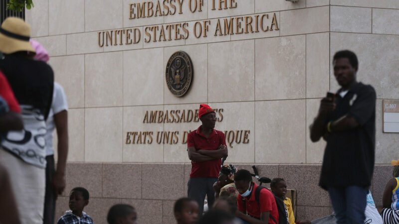 Cierran embajada de Estados Unidos por tiroteos en Haití