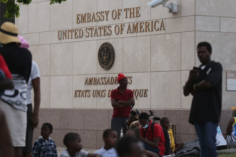 Cierran embajada de Estados Unidos por tiroteos en Haití