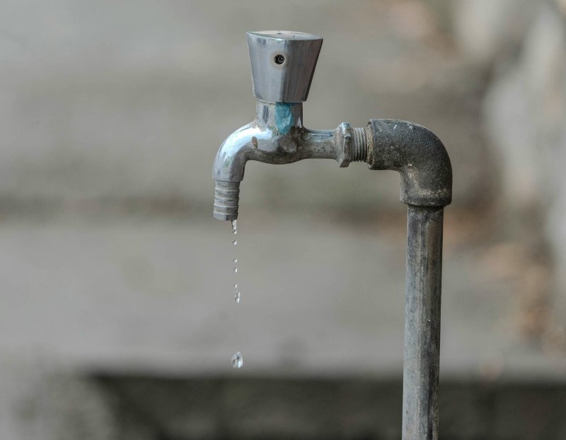 Manoguayabo sin agua hace dos semanas