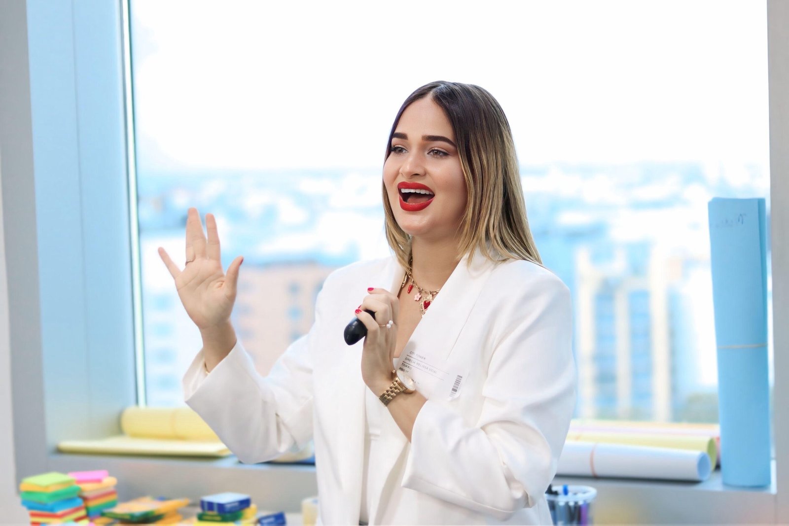 La voz también se construye: Grecia Vidal impulsa un espacio para fortalecer la oratoria desde cero