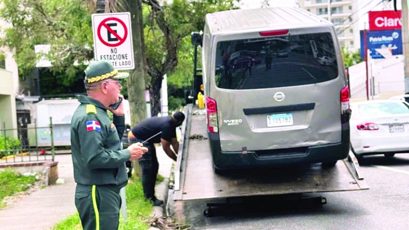 Rechazan cobro de multas por mal estacionamiento