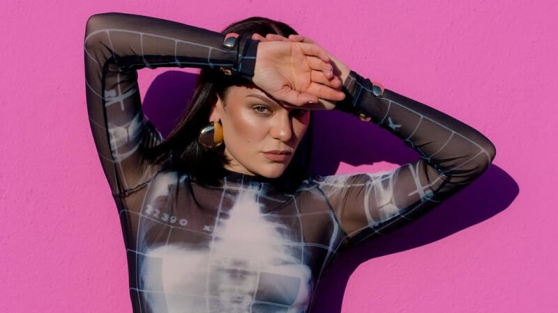 Jessie J vuelve es hospitalizada por una infección tras operación de cáncer de mama