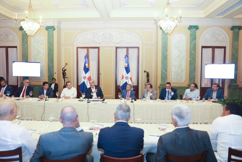 Abinader anuncia licitación para construir el monorriel de Santo Domingo