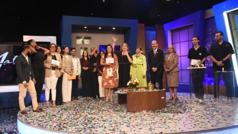 Otorgan un millón 600 mil pesos a los ganadores de la “Competencia de Emprendimiento en la Educación Superior 2025”