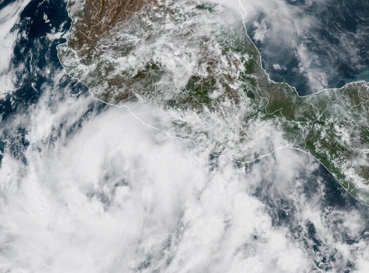Otra tormenta tropical se forma en el océano Atlántico, llamada Fernand