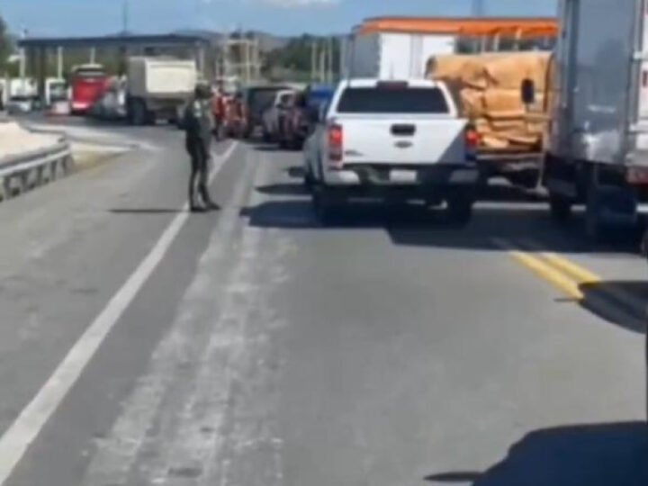 Cinco fallecidos en accidente entre patana y motocicletas en autopista 6 de Noviembre