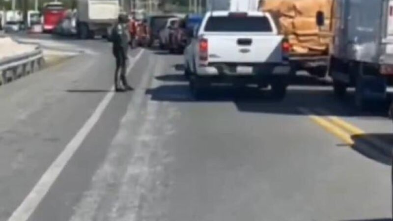 Cinco fallecidos en accidente entre patana y motocicletas en autopista 6 de Noviembre