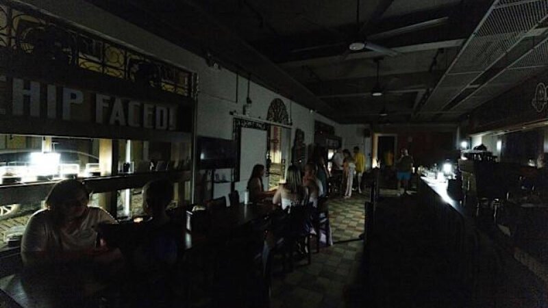 Erin deja a más de 140,000 personas sin electricidad en Puerto Rico