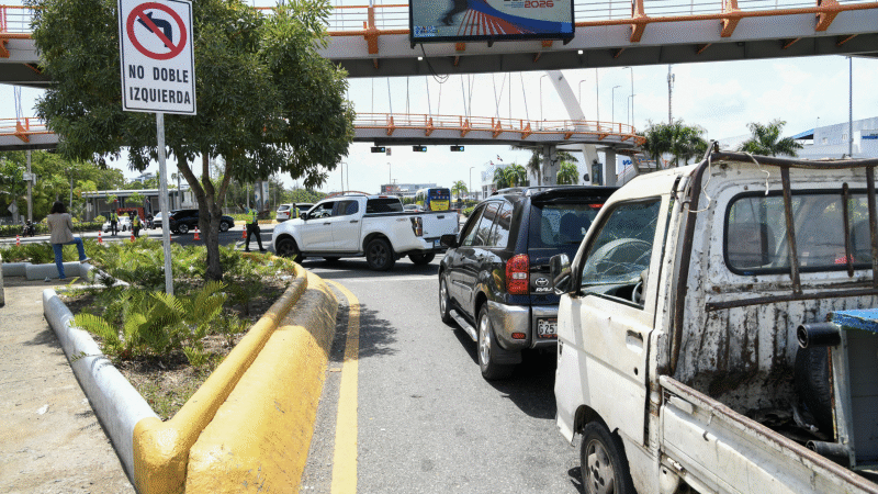 Ya no se gira a la izquierda en la Máximo Gómez con Kennedy