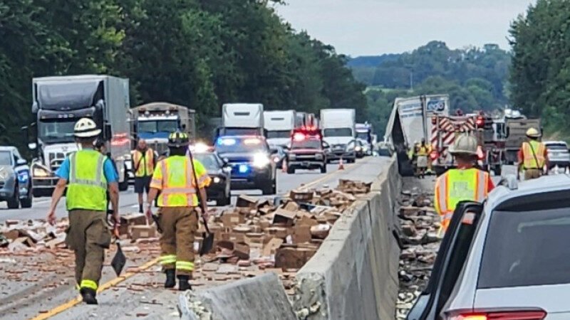 Un derrame de hot dog cierra una autopista y crea caos en Pensilvania