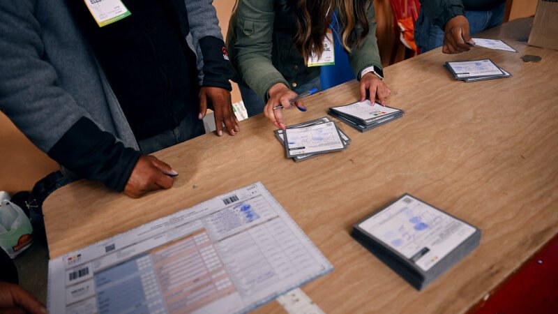 Datos confirman inédita segunda vuelta entre Paz y Quiroga