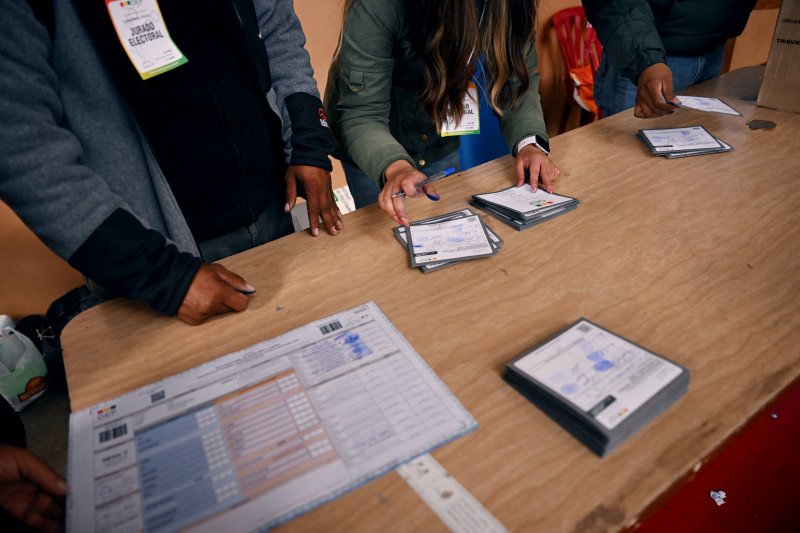 Datos confirman inédita segunda vuelta entre Paz y Quiroga