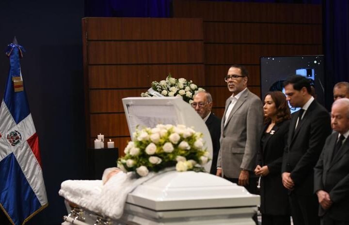 Homenaje póstumo a María Cristina Camilo en su casa RTVD