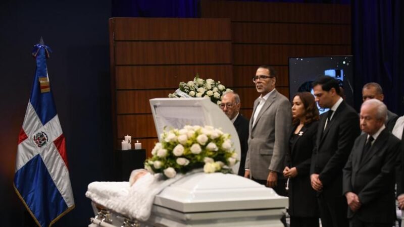 Homenaje póstumo a María Cristina Camilo en su casa RTVD